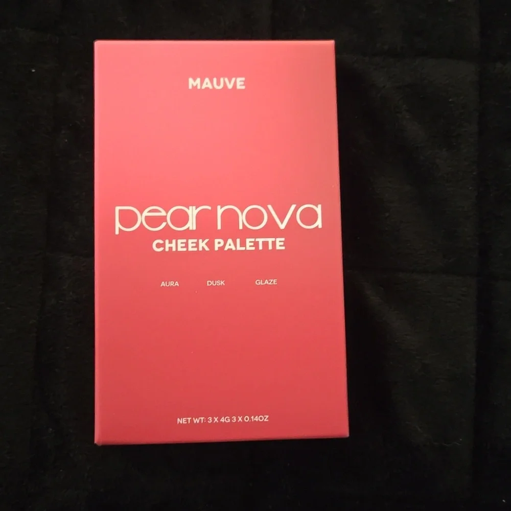 Pear Nova Cheek Palette in Mauve in Aura, Dusk & Glaze in cream,Matte & Pearl
